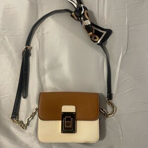 Aldo two-tone brown and cream solid shoulder bag✨Deal